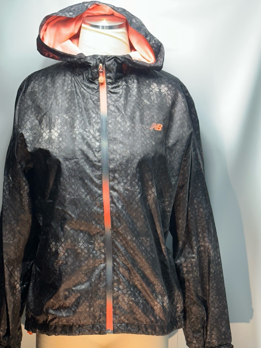 New Balance Wimen’s Large Black Hooded Windbreaker Jacket with Coral Accents